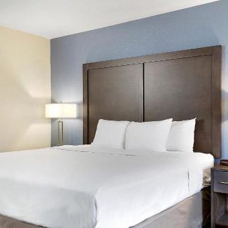 Days Inn & Conference Center by Wyndham Ellensburg Thumbnail