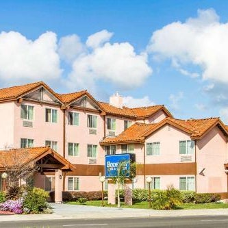 Rodeway Inn & Suites Hayward Thumbnail