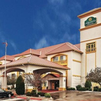 La Quinta Inn & Suites by Wyndham Weatherford Thumbnail