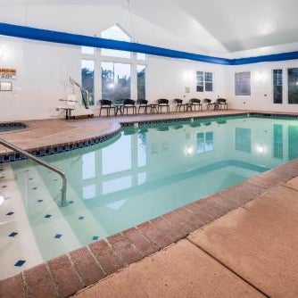 La Quinta Inn & Suites by Wyndham Newport Thumbnail
