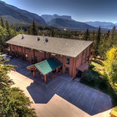 Overlander Mountain Lodge Thumbnail