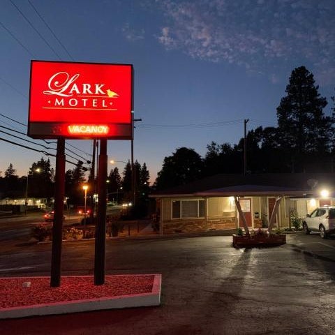 Lark Motel Willits Thumbnail