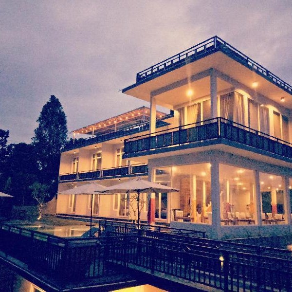 Atres Sari Resort