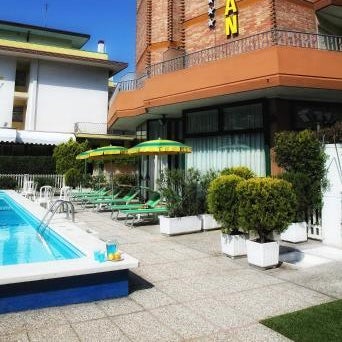 Hotel American