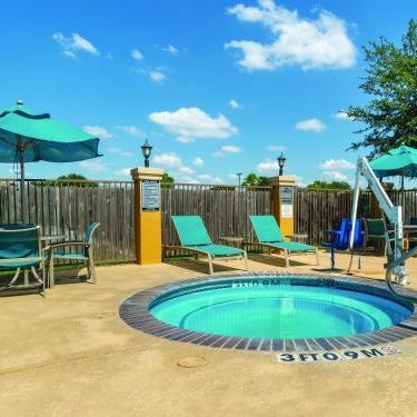 La Quinta Inn & Suites by Wyndham Houston Energy Corridor Thumbnail