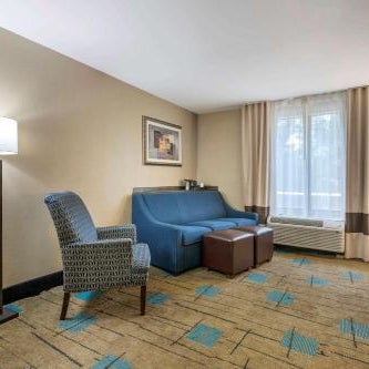 Comfort Suites near MCAS Beaufort Thumbnail