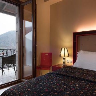 Lagadia 4 Seasons Hotel