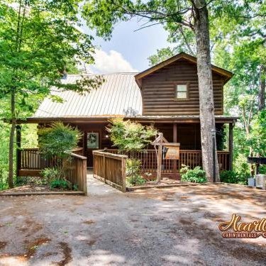 Top of the World 2 Bedroom 2 Bath Cabin between Pigeon Forge and Gatlinburg Thumbnail