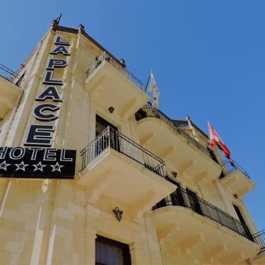 La Place Hotel Thumbnail