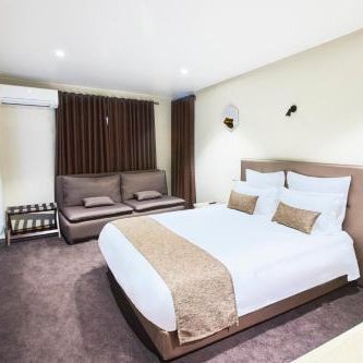 FLY INN Madagascar HOTEL - Navette GRATUITE H24 - à 300m de l'Aéroport International Ivato-Antananarivo