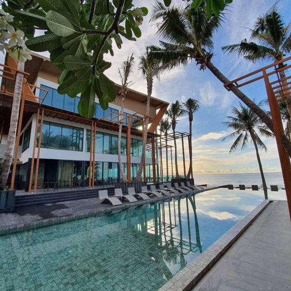 Eco Cozy Beachfront Resort Chaam
