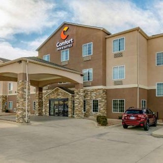 Comfort Inn & Suites near Bethel College Thumbnail