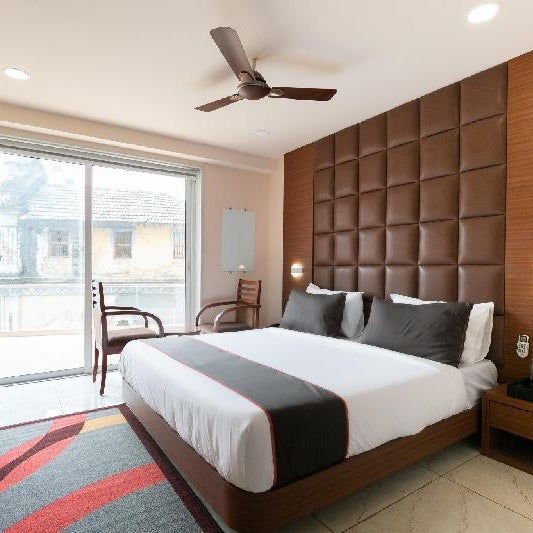 Super Townhouse Oak Central Bus Station Rajkot Formerly Simran Raghuveer