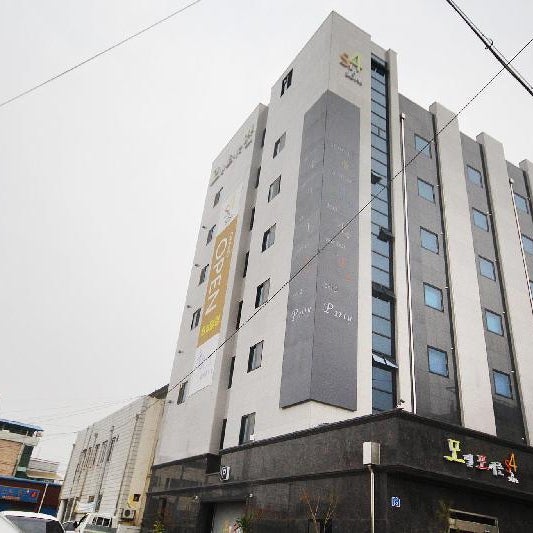 Iksan 4 Seasons Hotel