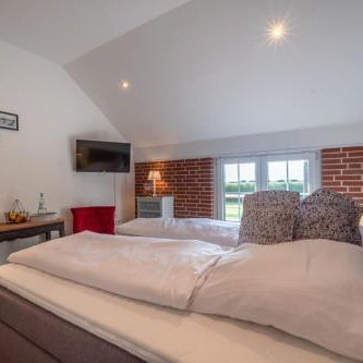 INSEL-LAND-HOTEL MICHAELSEN -Boutique Hotel- im Ostland mit Yoga u Sauna