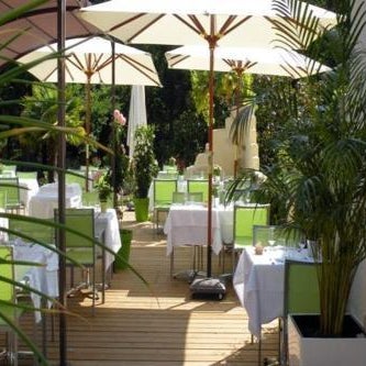 Logis Hotels - Le Pont Bernet - Hotel 2 etoiles et restaurant