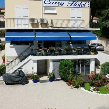 Carry Hotel