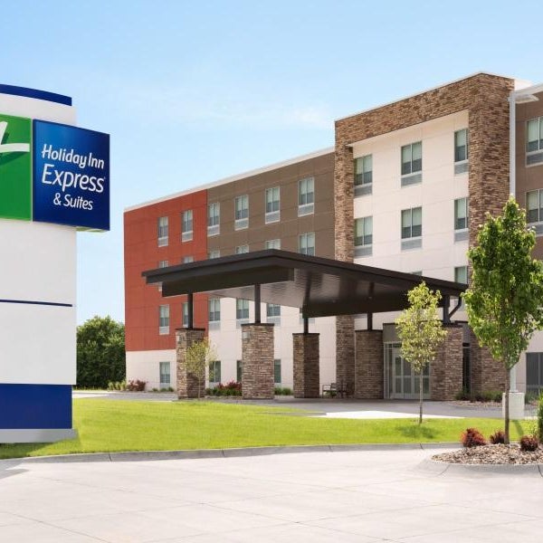 Holiday Inn Express & Suite Milroy - Reedsville By IHG Thumbnail