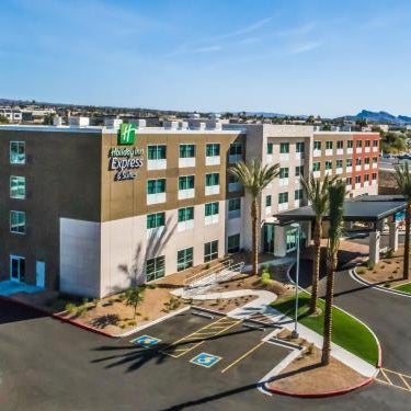 Holiday Inn Express and Suites Lake Havasu London Bridge By IHG Thumbnail