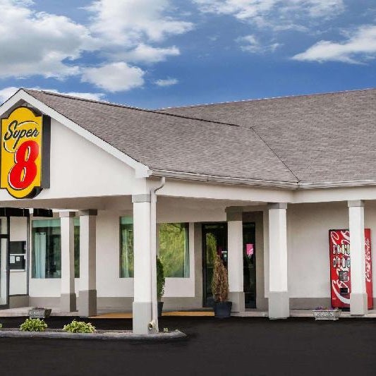 Super 8 by Wyndham Monteagle TN Thumbnail