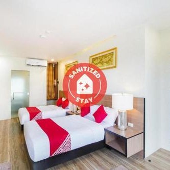 OYO 489 Casa Mia Hotel Suites Thumbnail