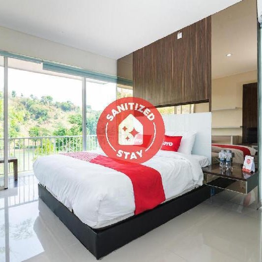 OYO 2001 Taman Dayu Villa Golf View Thumbnail