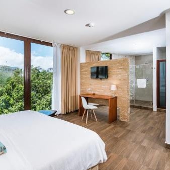 Hotel La Isla Thumbnail