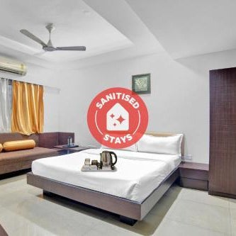 Super Townhouse Divya Palace