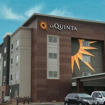 La Quinta Inn & Suites by Wyndham Wichita Airport Thumbnail