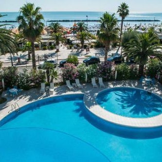 International Hotel & Suite