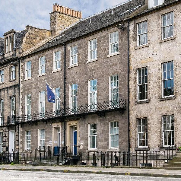 Travelodge Edinburgh Central Queen Street Thumbnail