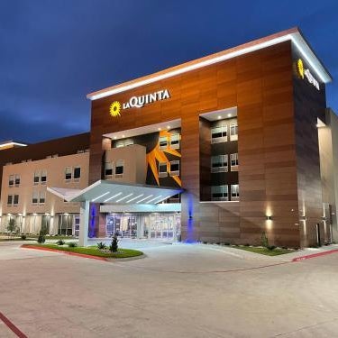 La Quinta Inn & Suites by Wyndham Dallas/Fairpark Thumbnail