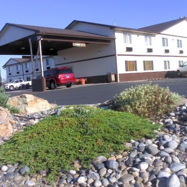 Colstrip Inn & Suites Thumbnail