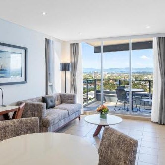 Meriton Suites Broadbeach Thumbnail