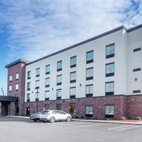 Cobblestone Hotel & Suites - Janesville Thumbnail