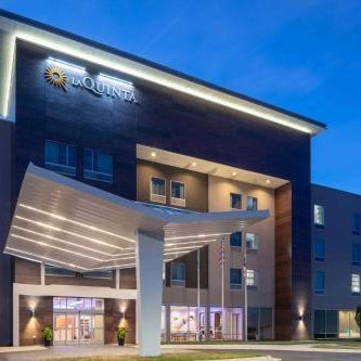 La Quinta Inn & Suites by Wyndham Greensboro Airport Thumbnail