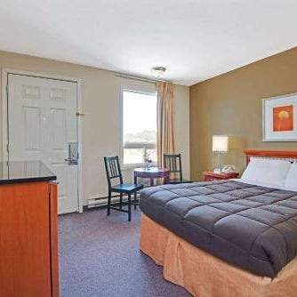 Howard Johnson by Wyndham Lindsay Thumbnail