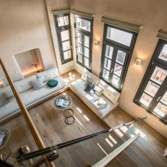 J&G Suites