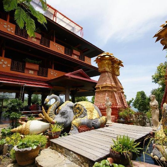 Sea Breeze Resort - SHA Plus