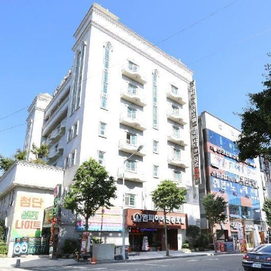 Empire Tourist Hotel