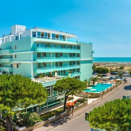 Hotel Montecarlo Thumbnail