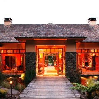 Treetops Lodge & Estate