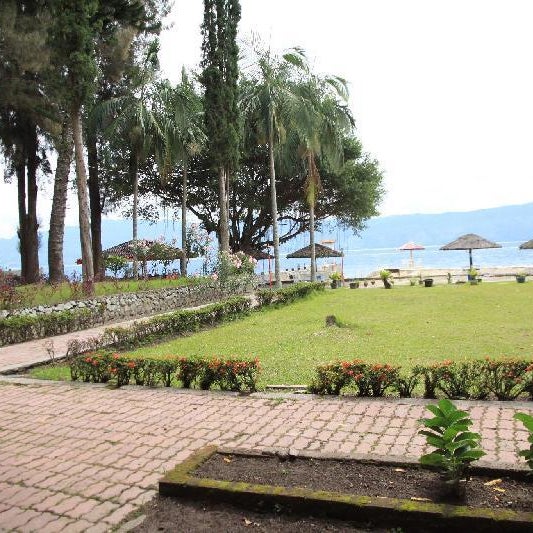 Pandu Lakeside Hotel Tuktuk
