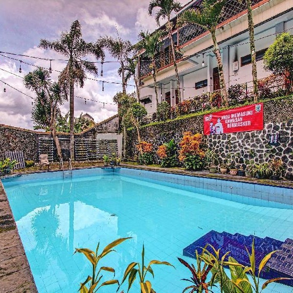 PLUM Hotel Palereman Batu