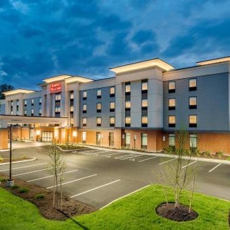 Hampton Inn & Suites Kittery-Portsmouth Thumbnail