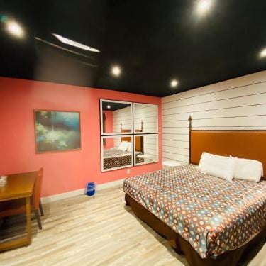 Casa Valentine Inn - Los Angeles Thumbnail