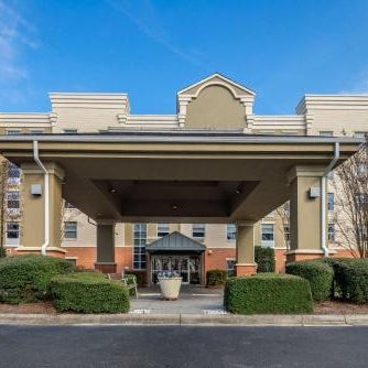 Comfort Suites near Birkdale Village - Huntersville Thumbnail