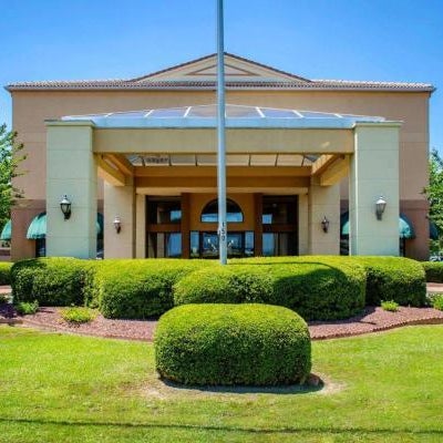 Quality Inn & Suites at Airport Blvd I-65 Thumbnail