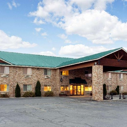 Super 8 by Wyndham Montpelier Thumbnail
