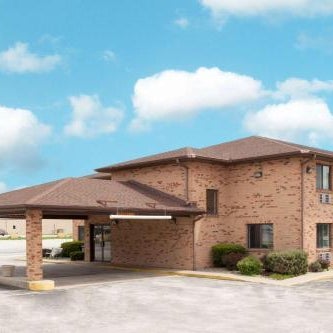 Super 8 by Wyndham Gilman Thumbnail